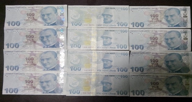 Bir Kadın Sahte Paralarla Yakalandı