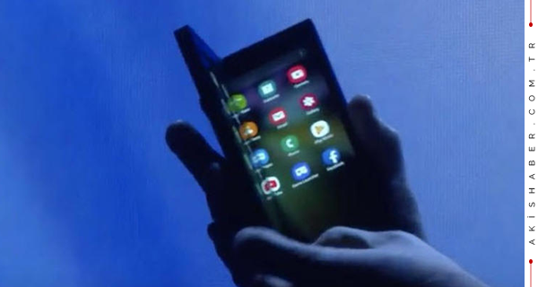 Samsung Bombayı Patlattı: Katlanabilir Telefon