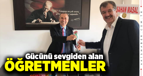 Başkan Güven Öğretmenlere Karanfil Dağıttı