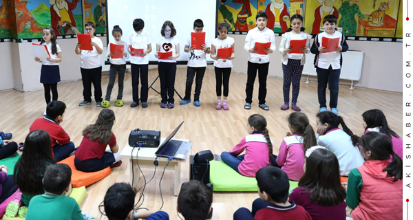 Büyükşehrin Minikleri Akif’i Andı
