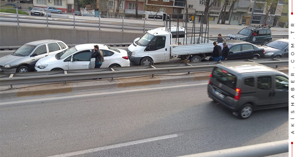 YSE Alt Geçidinde Zincirleme Kaza