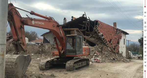 Oy Kullanırken Okulu Terk Ettiler