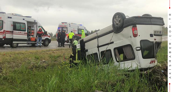 Sarayköy'de Minibüs Takla Attı: 7 Yaralı