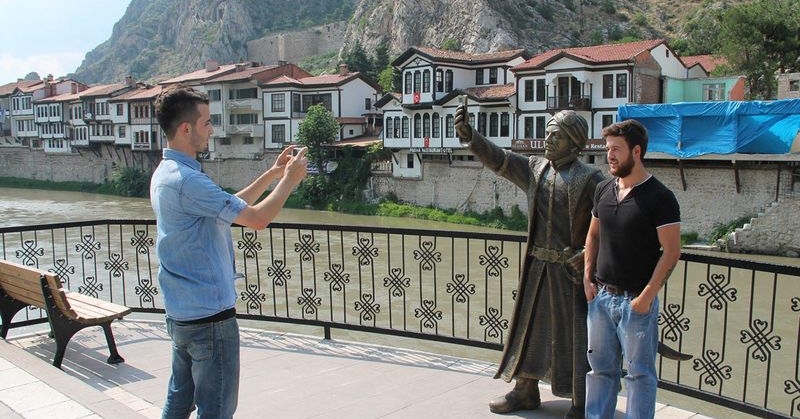 Amasya'daki Selfie Heykeline Yoğun İlgi