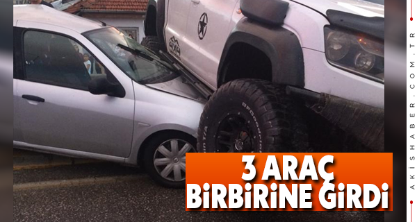 Denizli'de 3 Araç Birbirine Girdi