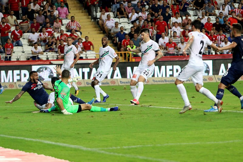 Denizlispor Antalya'da esti: 2-0
