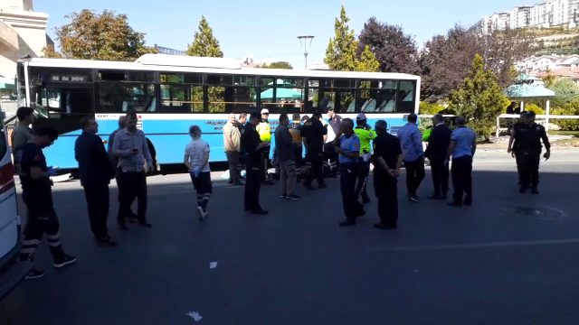 Ankara'da halk otobüsü durağa girdi: 3 ölü