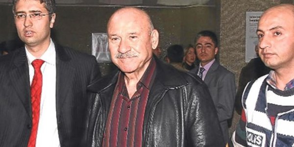 Mustafa Özbek hayatını kaybetti