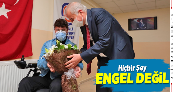 Başkan Zolan Engelli Gencin Başarısına Övgüler