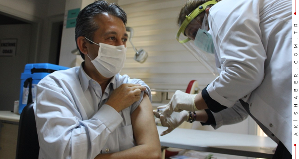 Sarayköy’de İlk Coronavac Aşısı Uygulandı