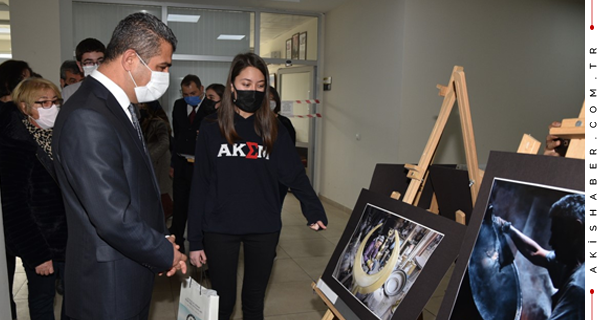 Ödüllerini Müdür Ekici'den Aldılar