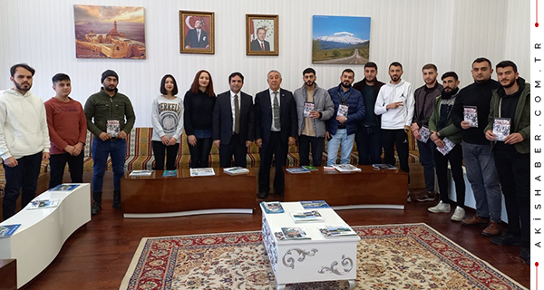 Başkan Ünsal Azerbaycanlı Öğrencilerle Buluştu