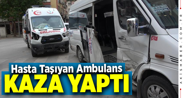 Denizli'de Ambulans Dolmuşla Çarpıştı: 2 Yaralı