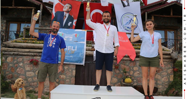 Denizli'de Yamaç Paraşütü 2. Bahar Kupası Ödülleri Sahiplerini Buldu