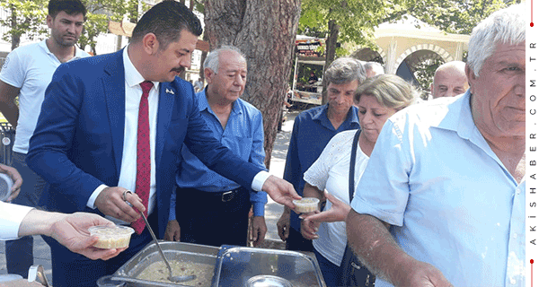 Denizli Ülkü Ocakları Aşure İkramında Bulundu