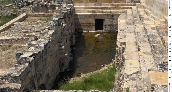 Cehennem Kapısı Turistlerin Akınına Uğruyor