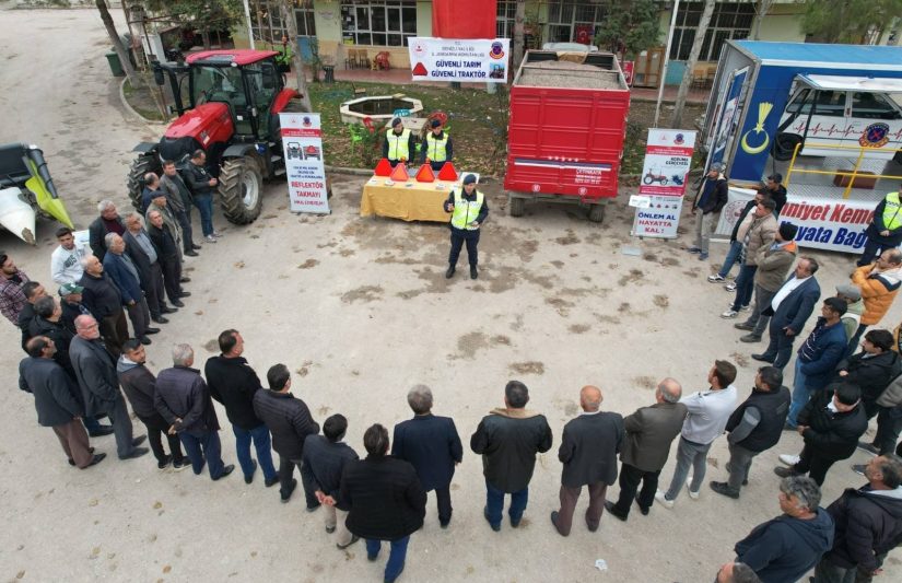 Jandarmanın ‘Güvenli Tarım, Güvenli Traktör’ eğitimleri sürüyor