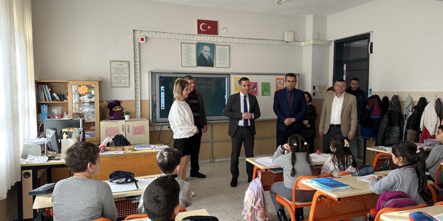 Kaymakam Aktaş, öğretmen ve öğrenciler ile bir araya geldi