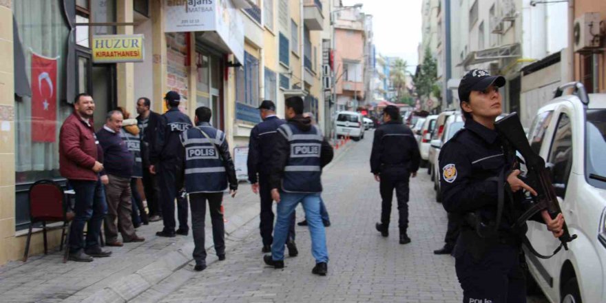 Aydın emniyet öğrenciler için tam kadro sahada