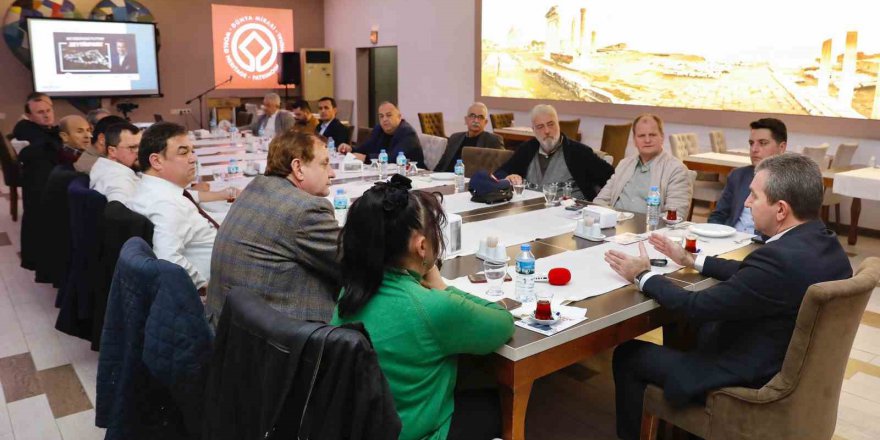 Başkan Koştu, gazetecilerle buluştu