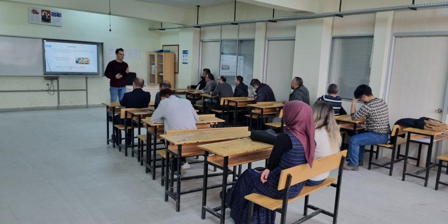 Emet Cevizdere Şehitleri Mesleki ve Teknik Anadolu Lisesi öğretmenlerine seminer