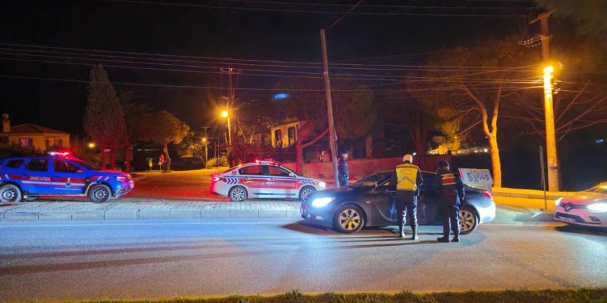 Çeşme’de son 1 haftada aranan 56 kişi yakalandı