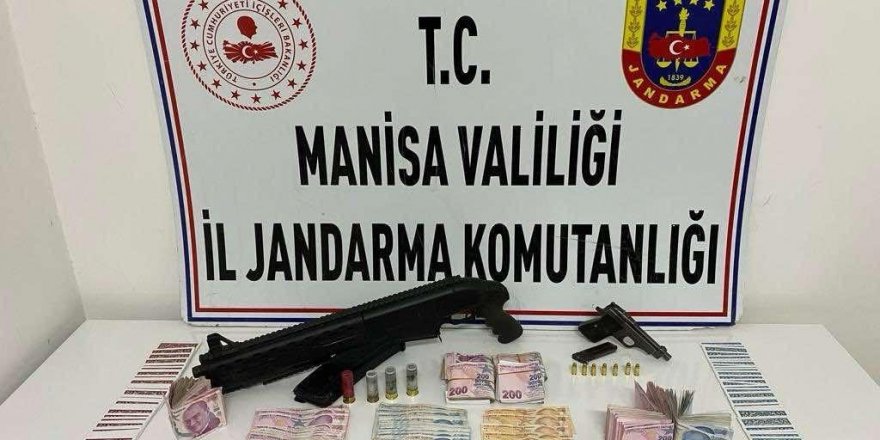 Manisa’da jandarmadan kumar baskını