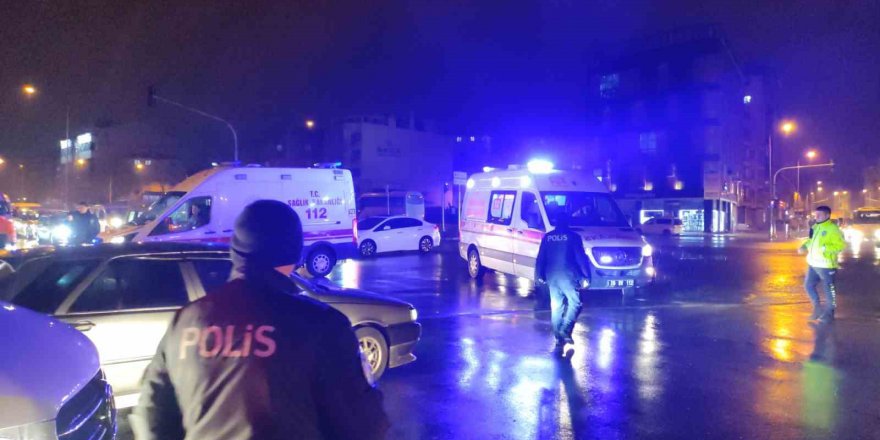 Kural ihlali kazayı da beraberinde getirdi: 3 yaralı