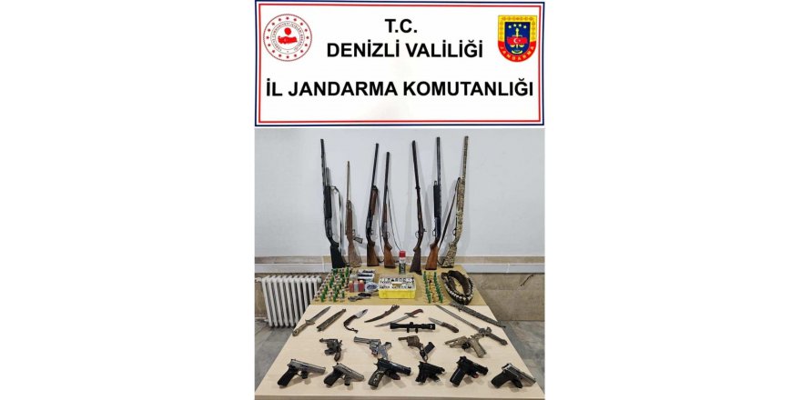 Jandarmadan Çivril’de kaçak silah operasyonu