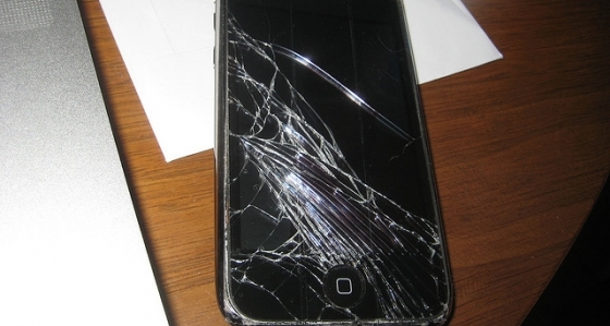 İphone'ları parasını ödeyip geri alıyor