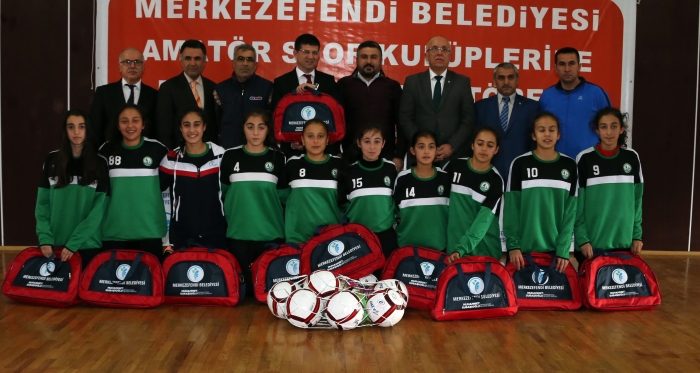 Başkan Subaşıoğlu’ndan amatör spor kulüplerine malzeme desteği