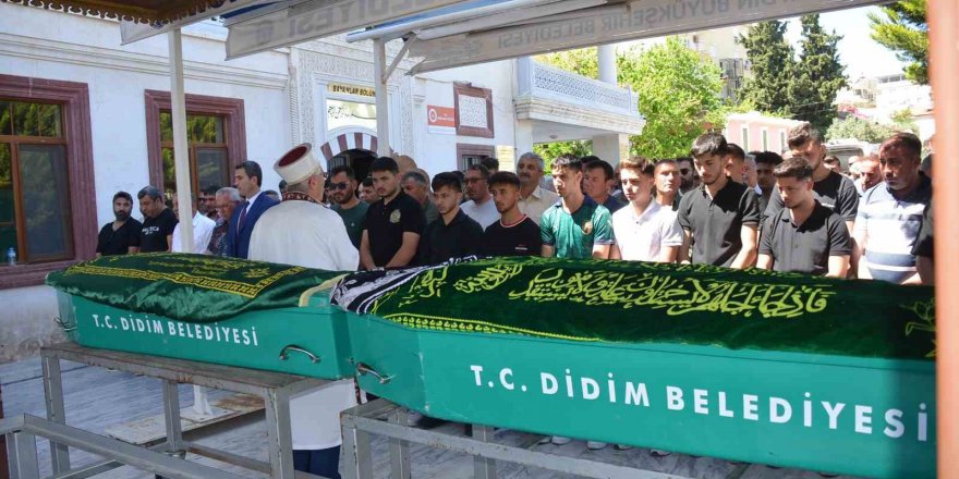 Didim’deki kazada hayatını kaybeden 4 kişi toprağa verildi
