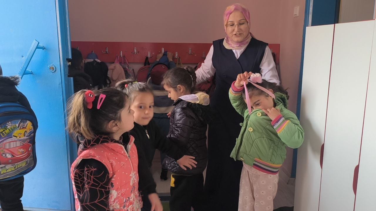 Hayallerin Peşinden Giden Bir Öğretmen Meral Serin’in Azim Dolu Yolculuğu