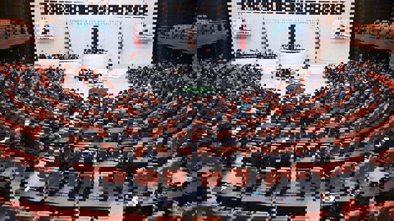 Meclis'te sandalye dağılımı değişti