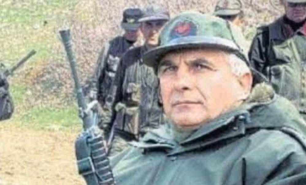 Bayrağı indirene 'vur' emri veren komutanı hatırlattı: Yine olsa aynı emri verirdim