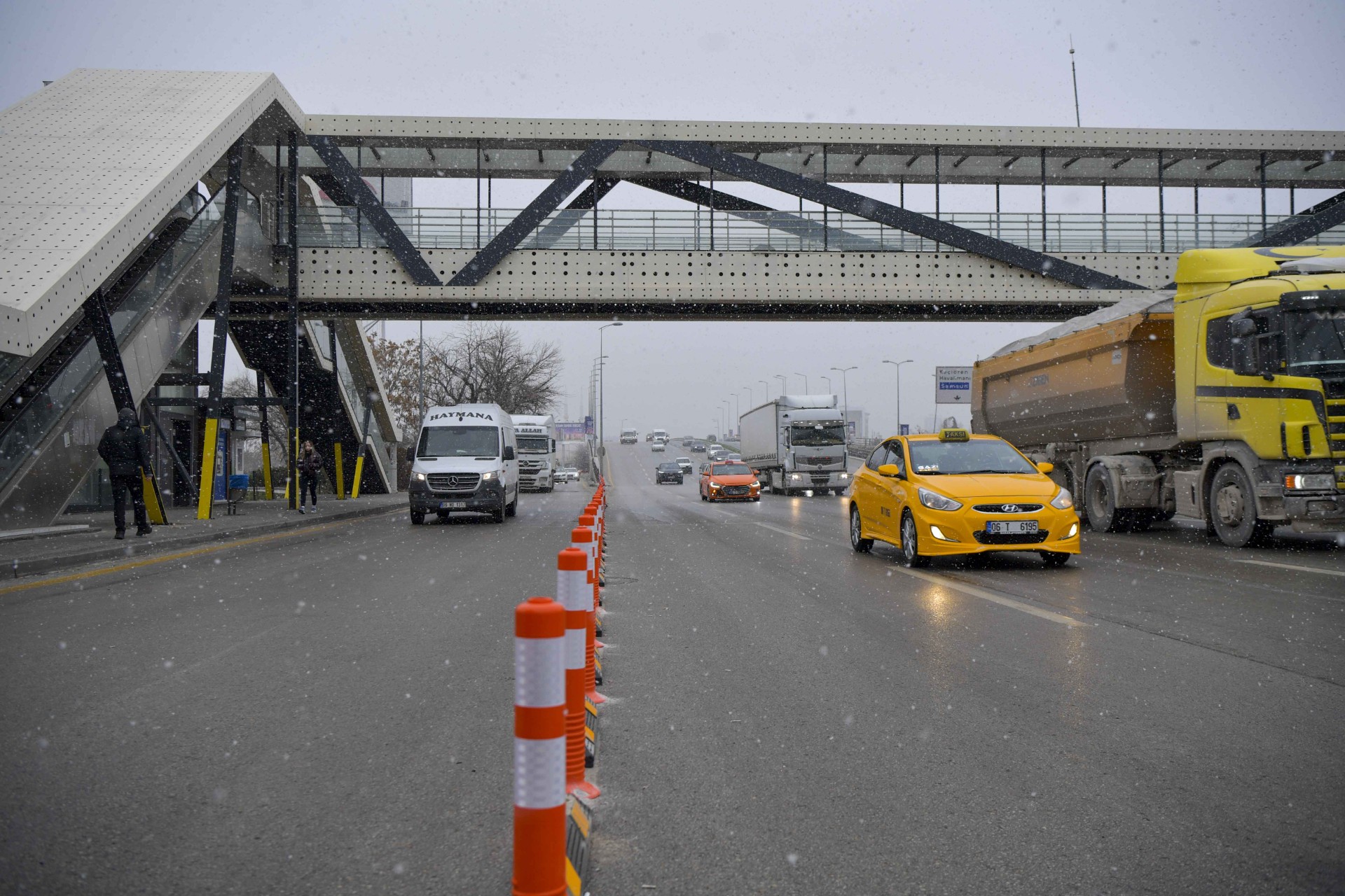 AVM Önleri Trafik Sorunu Çözülüyor