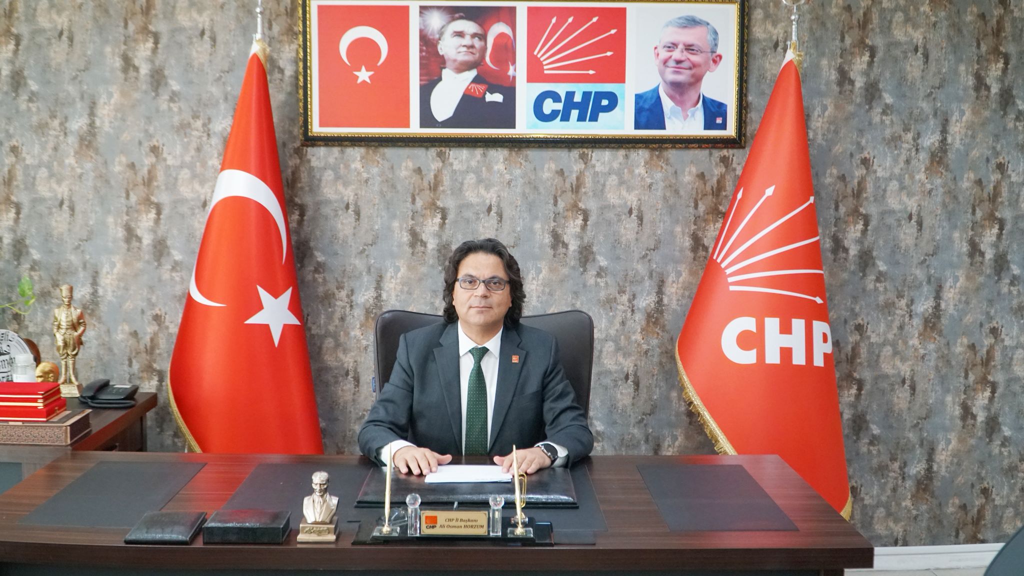 “EĞİTİM ÇÖKÜYOR, İKTİDAR SEYREDİYOR”