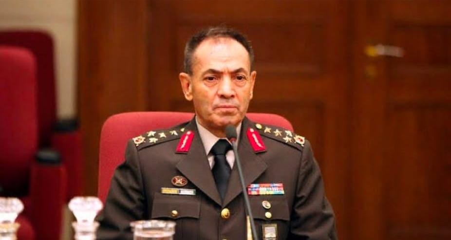 Berk  “Erkekseniz gelin alın beni!”