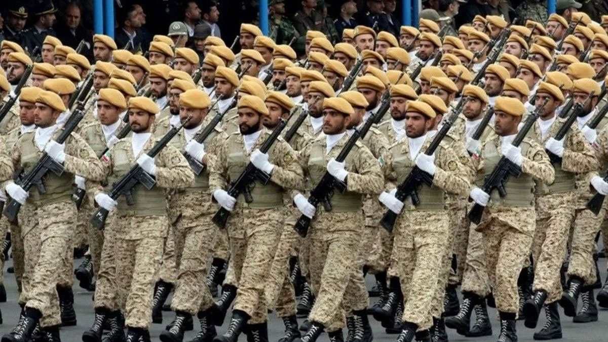 Bir Milyon İranlı Savaşçı Katilleri Bekliyor