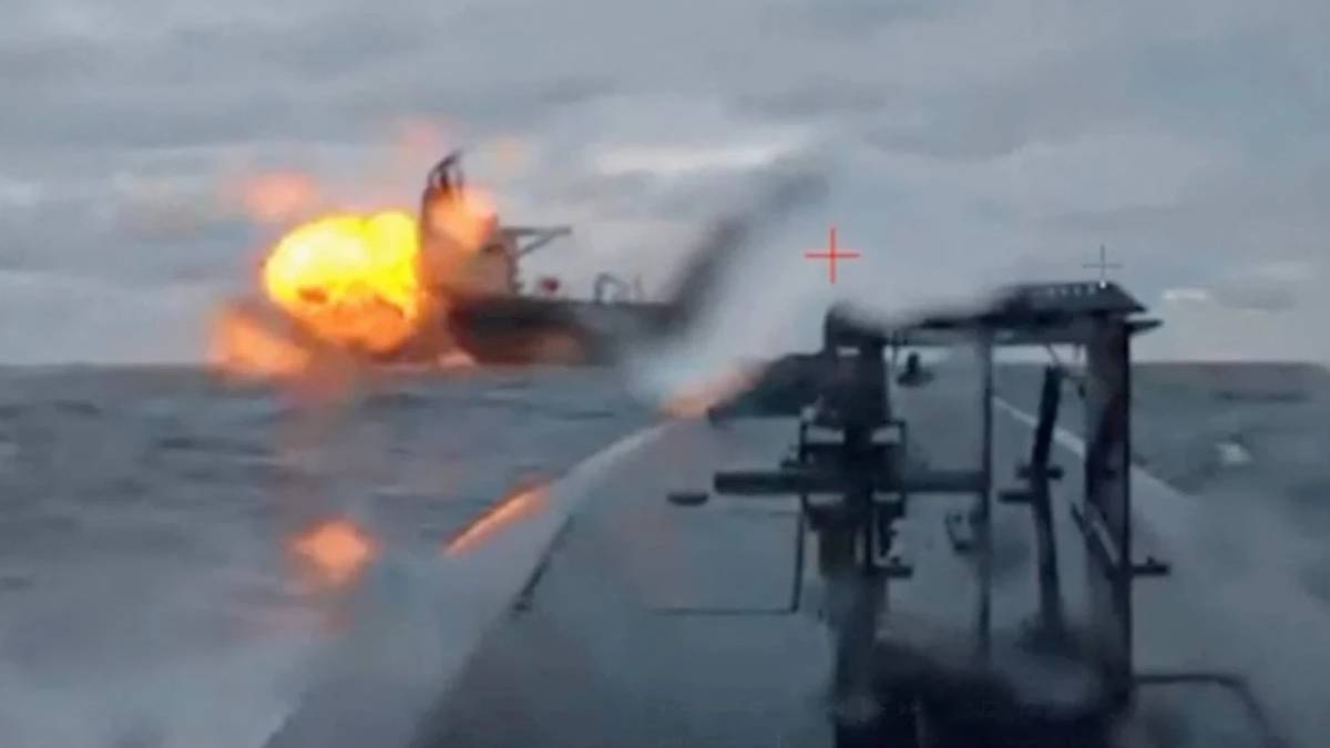 İran, İsrail bağlantılı gemiyi vurdu