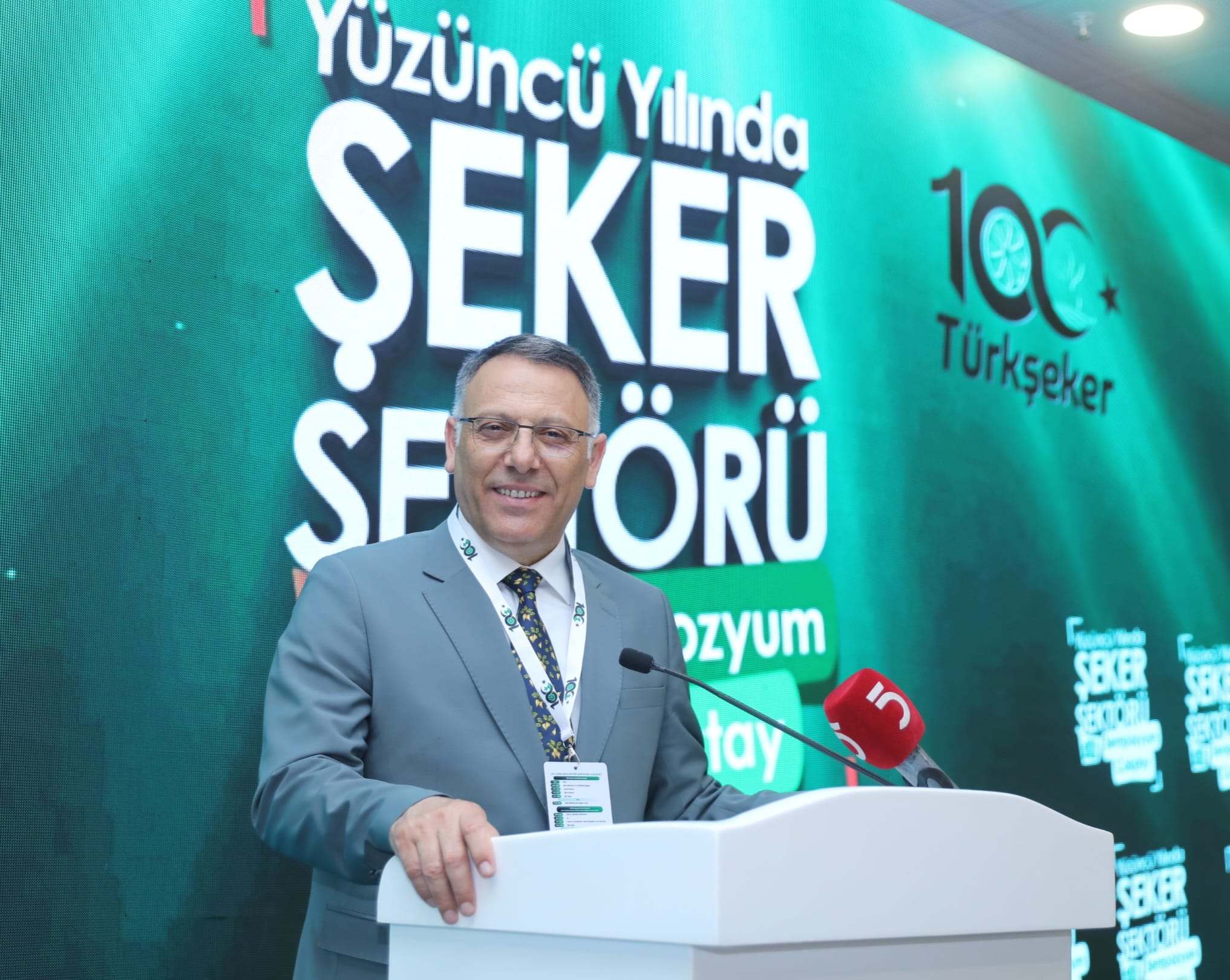 Rektör Gürel, "Yüzüncü Yılında Şeker Sektörü Sempozyumu"na Katıldı