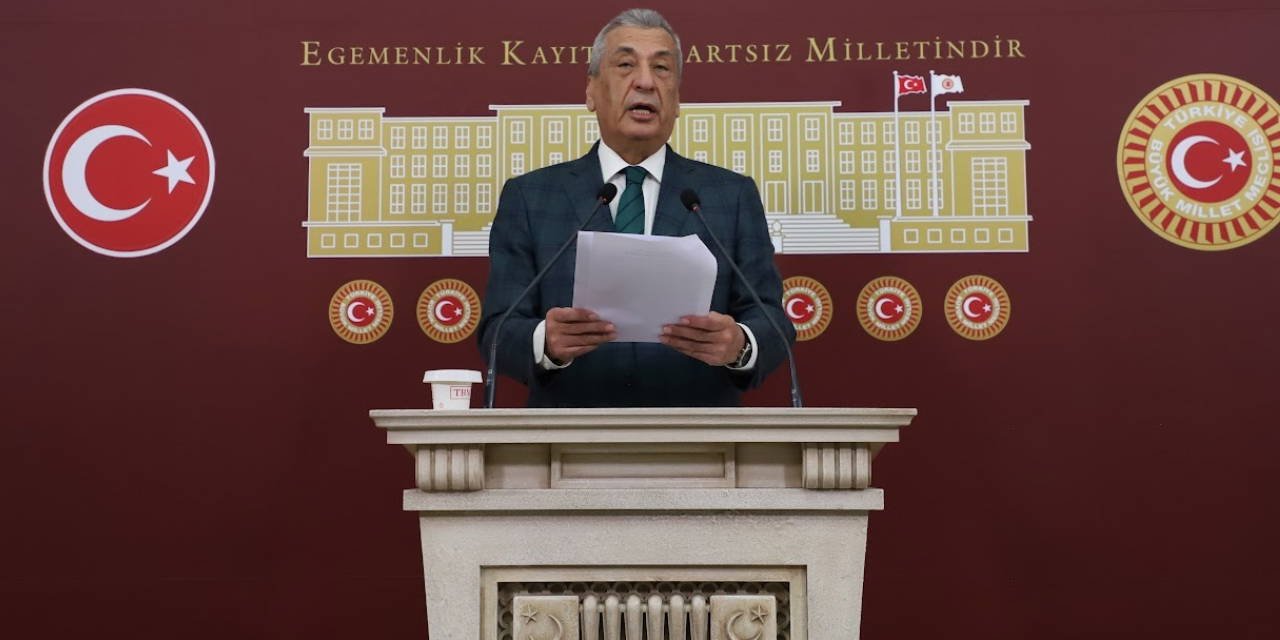 'Okullar can derdinde Yusuf Tekin tarikat peşinde'