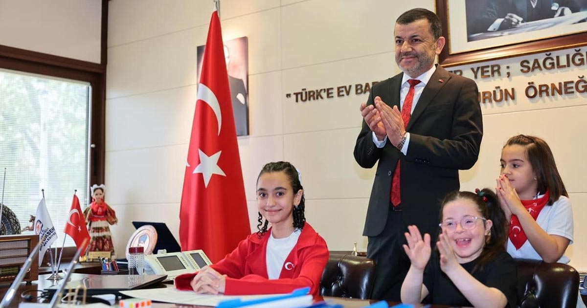 Başkan Çavuşoğlu Makamını Devretti