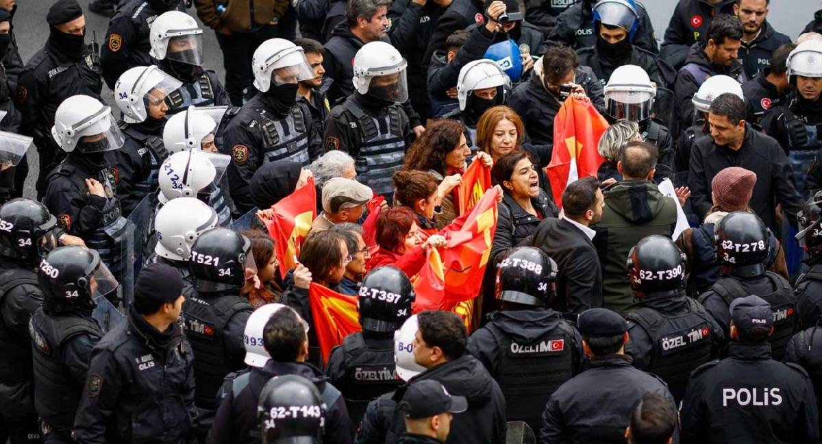 575 kişi gözaltına alındı