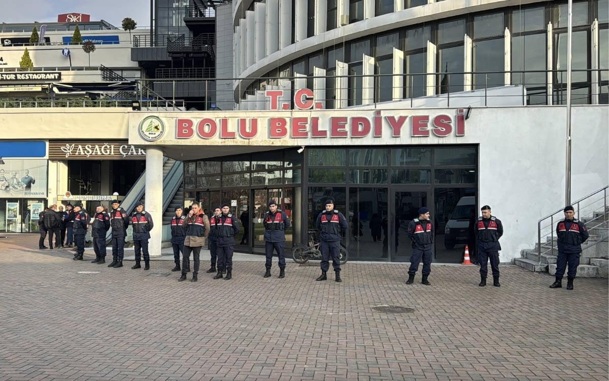Bolu Belediyesi'ne operasyon
