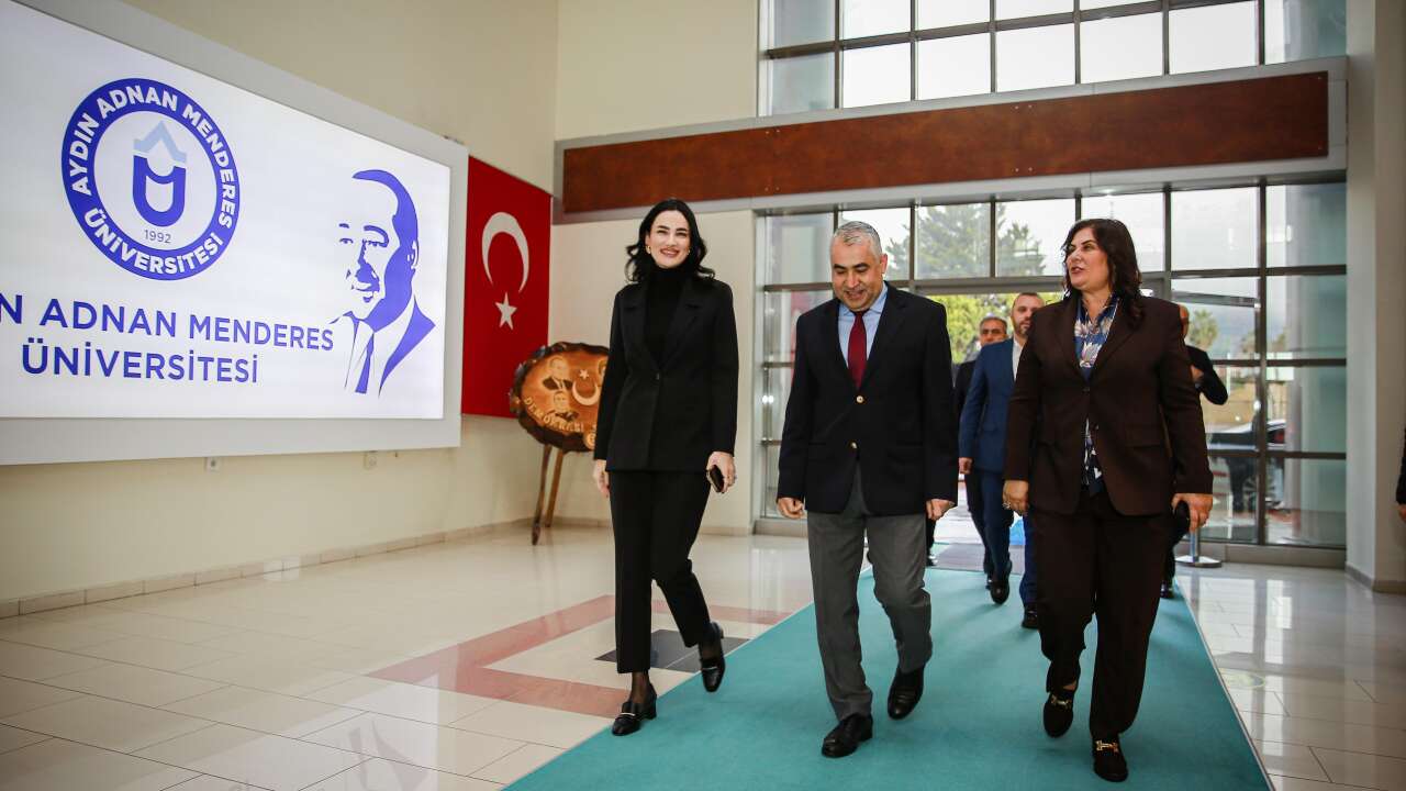 AKP'li vekilin oğlu okulu silahla bastı