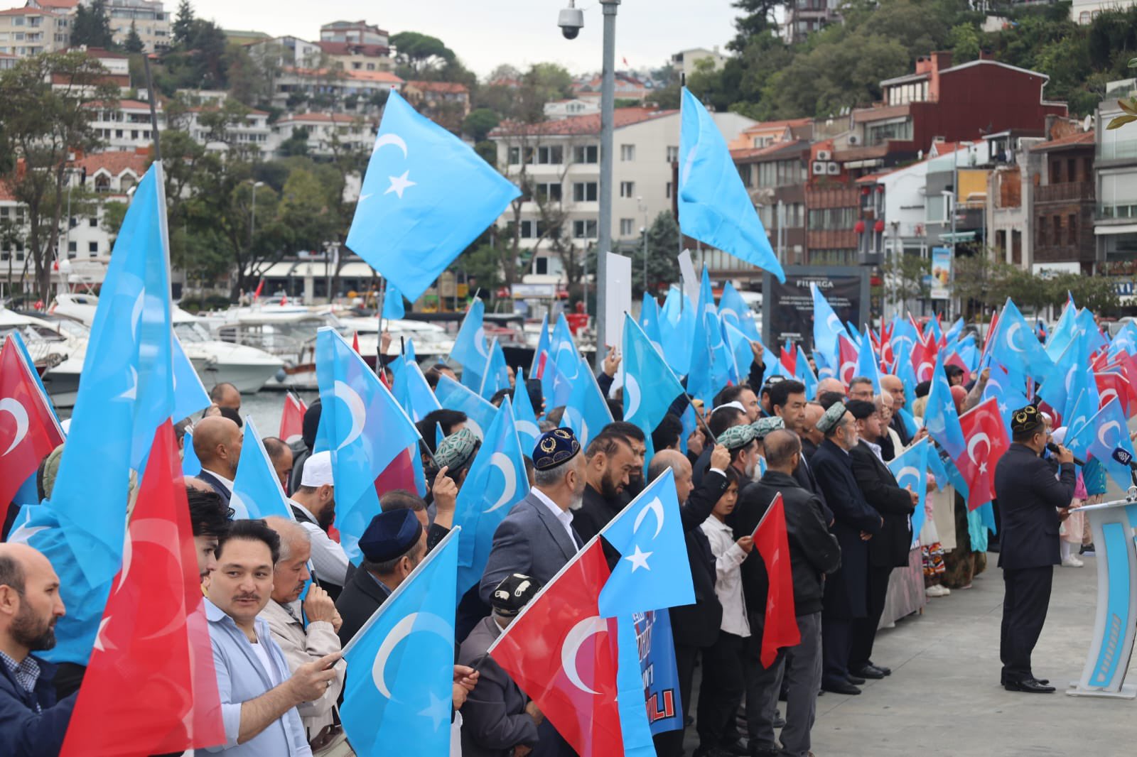 Doğu Türkistan’da baskılar artıyor: Uygur kimliği tehdit altında
