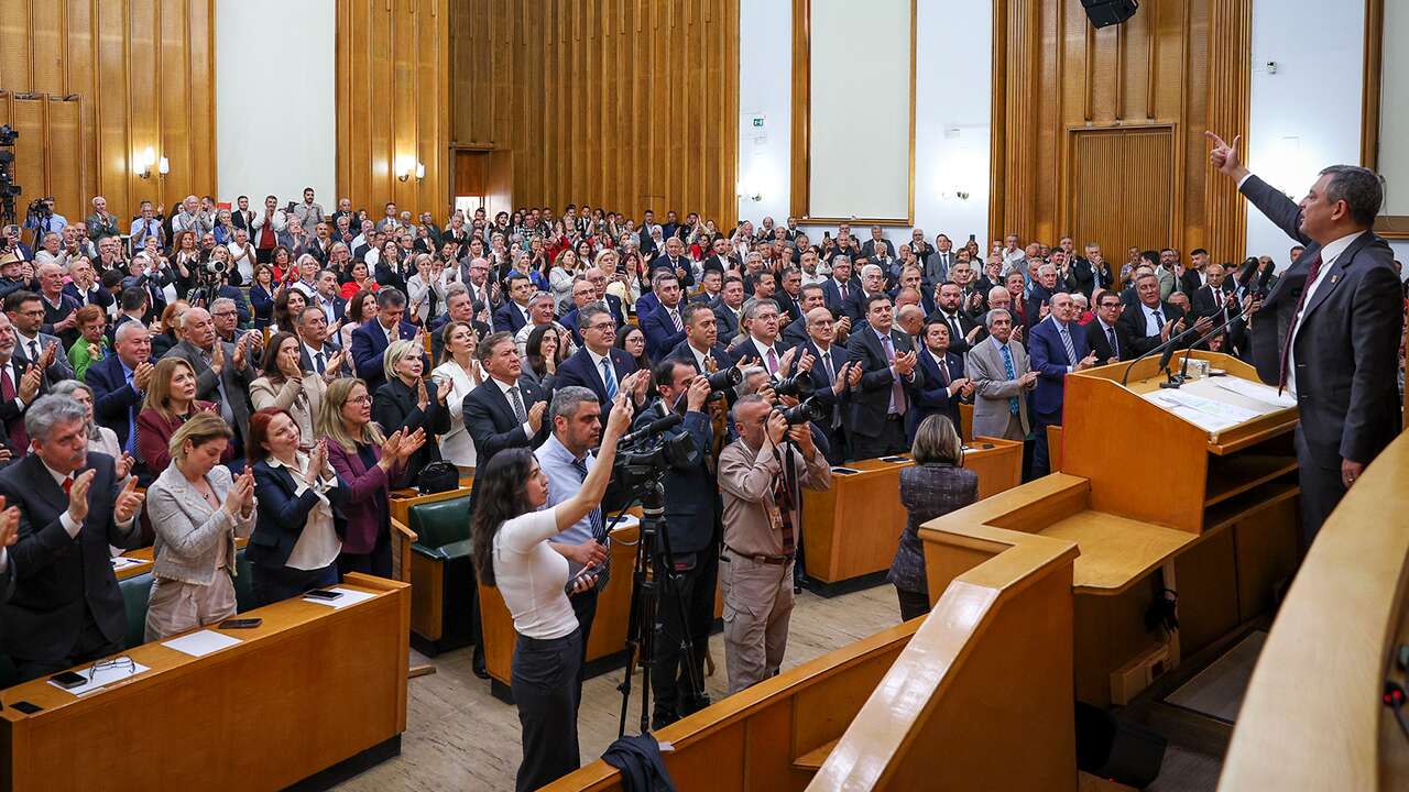 CHP'li 111 Vekil Kurultay 11 Temmuzda Yapılsın