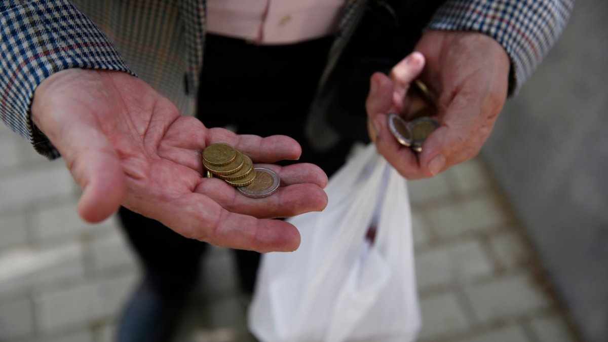 Açlık sınırı 37 bin 996 liraya yükseldi