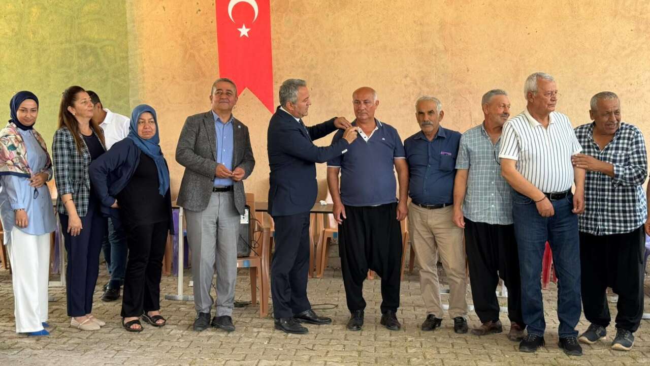 AKP ve MHP'den istifa eden 60 kişi İYİ Parti'ye katıldı